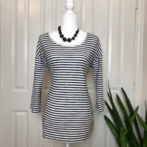 Neiman Marcus Long Sleeve Knit Top